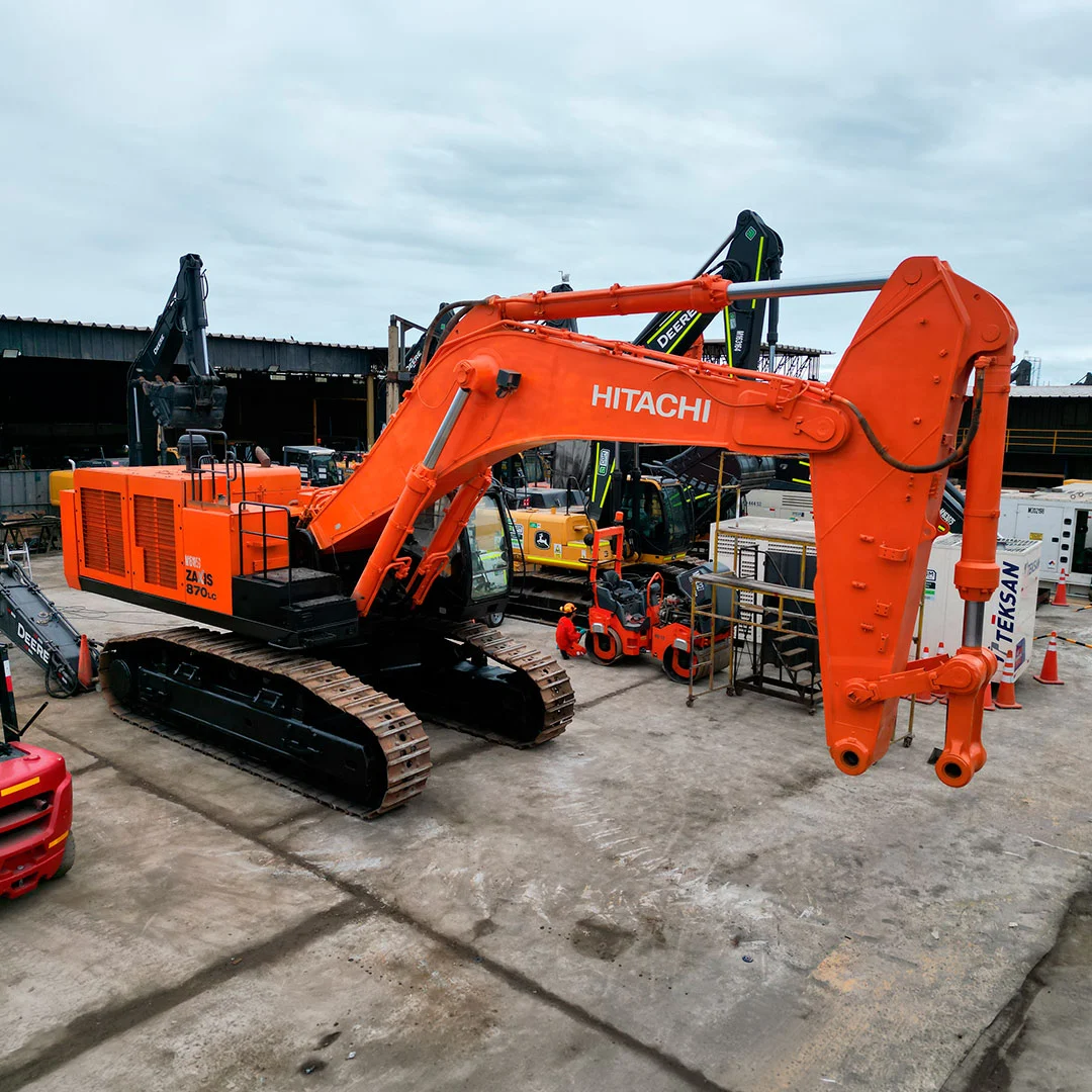 EXCAVADORA HIDRAÚLICA ZX870